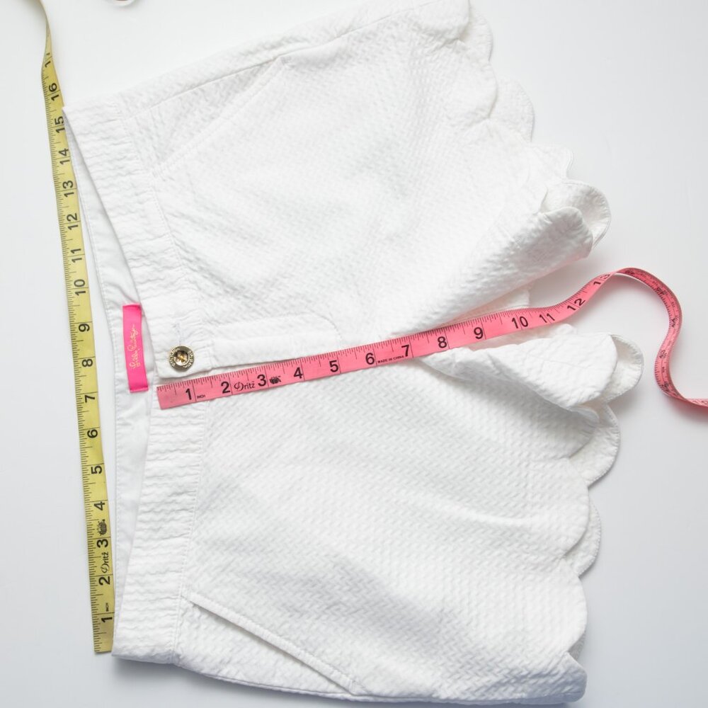 Lilly Pulitzer Buttercup Shorts Textured Scalloped Edge 5" Inseam Resort White 4 - Picture 6 of 6